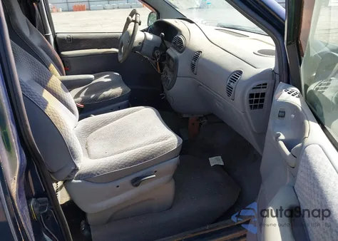2000 Dodge Grand Caravan Se z USA, uszkodzony, nr VIN 1B4GP44GXYB562252